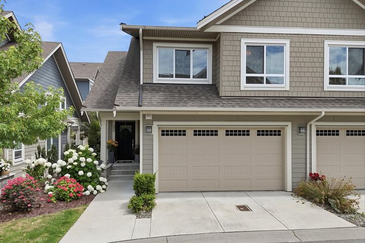 Property Photo:  1816 Osprey Drive 204  BC V4M 0B8 