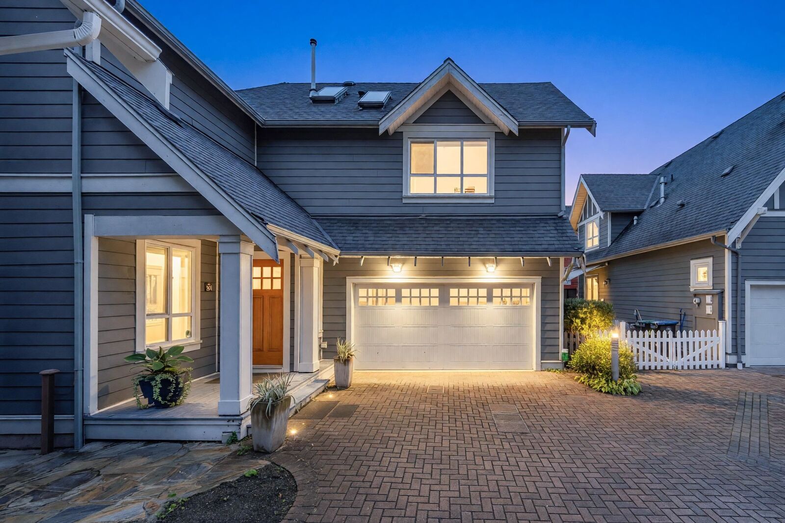 Property Photo:  264 Holly Avenue  BC V3M 0B3 