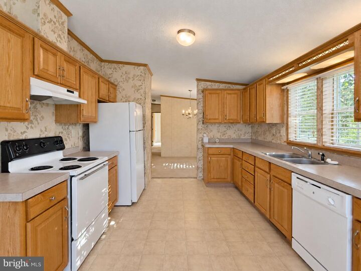 Property Photo: 52 Leprechaun Circle PA 19541