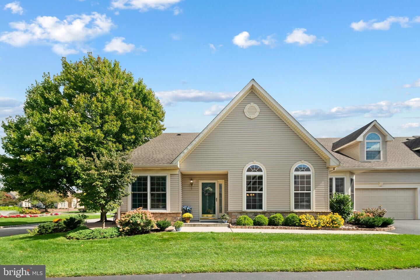 Property Photo:  6 Shady Brook Drive  PA 19047 