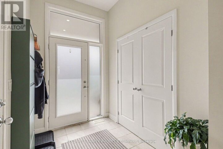 Property Photo:  160 Avro Circle  ON K1K 4K7 