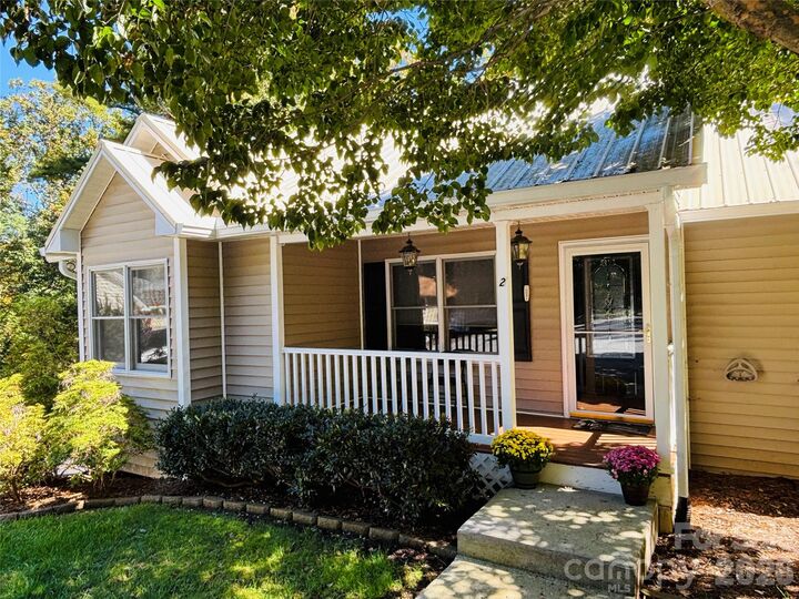 Property Photo: 2 Maybury Place NC 28704