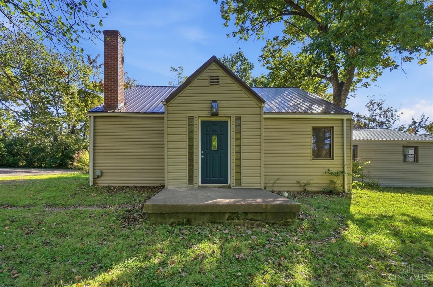 Property Photo:  2710 Carroll Avenue  OH 45248 
