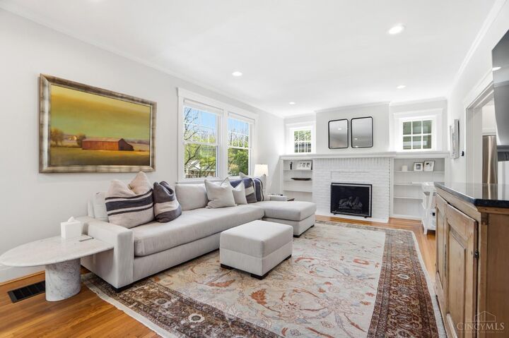 Property Photo:  1211 Delta Avenue  OH 45208 