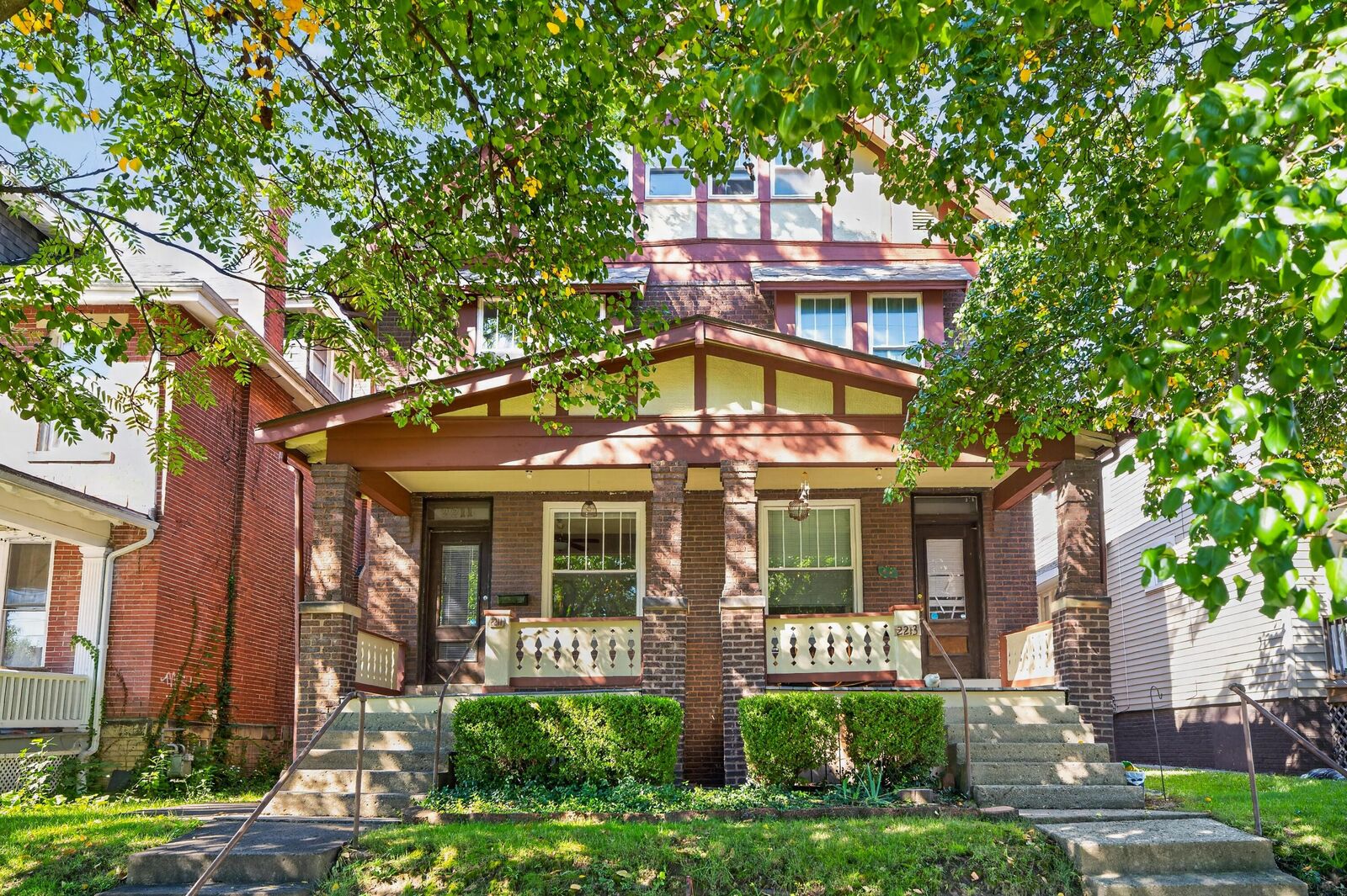 Property Photo: 2211 N 4th Street OH 43201