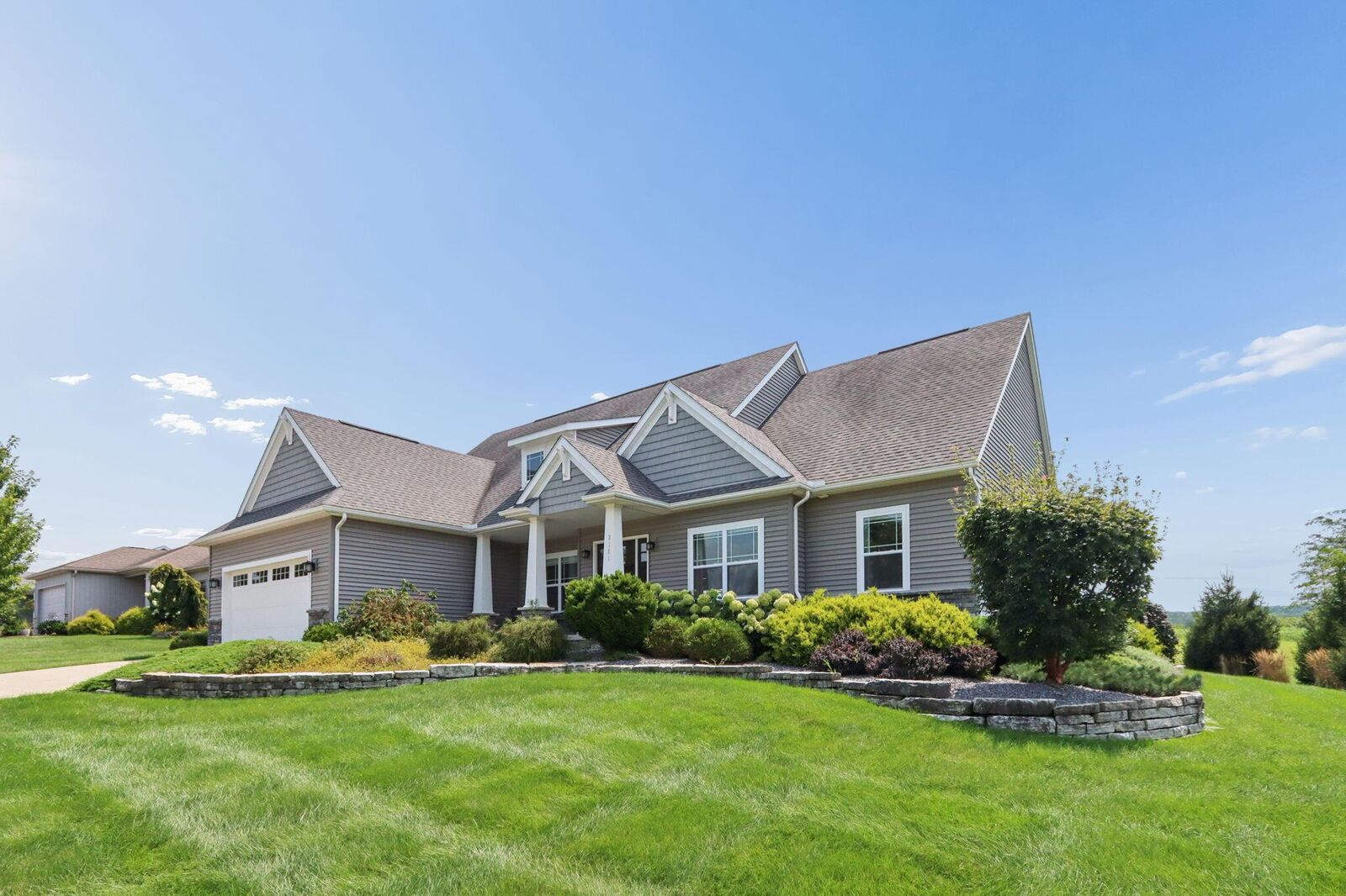 Property Photo:  2121 Sheryl Lynn Drive  OH 43055 