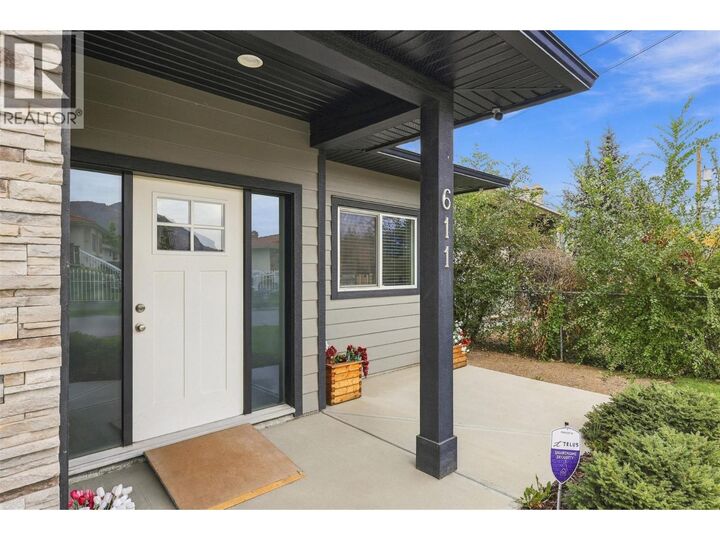 Property Photo:  611 McGowan Avenue  BC V2B 2P7 