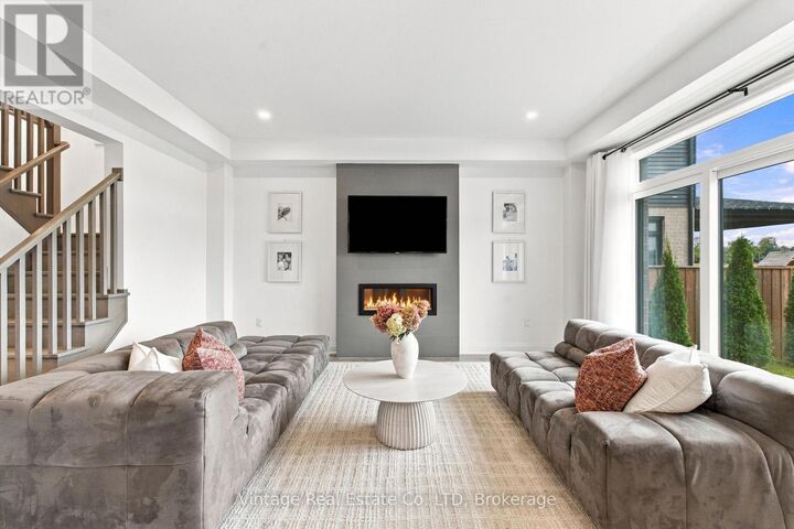 Property Photo:  136 Susan Drive  ON L0S 1E6 