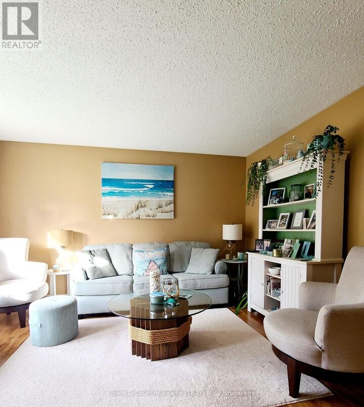 Property Photo:  213 Cedar Avenue  ON P7B 4V4 