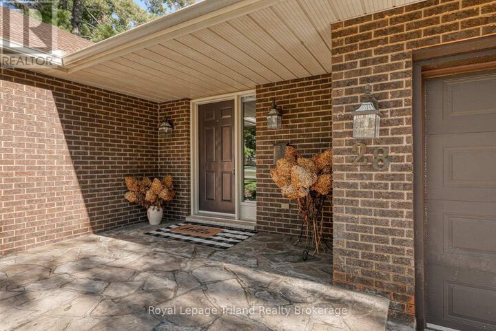 Property Photo:  28 Segal Drive  ON N4G 5A1 