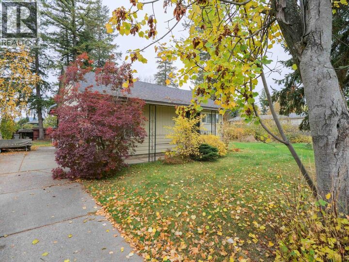 Property Photo:  629 Wilson Street  BC V2J 2W5 