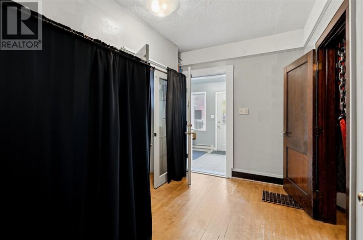 Property Photo: 185 Elgin St ON P6A 2Y9