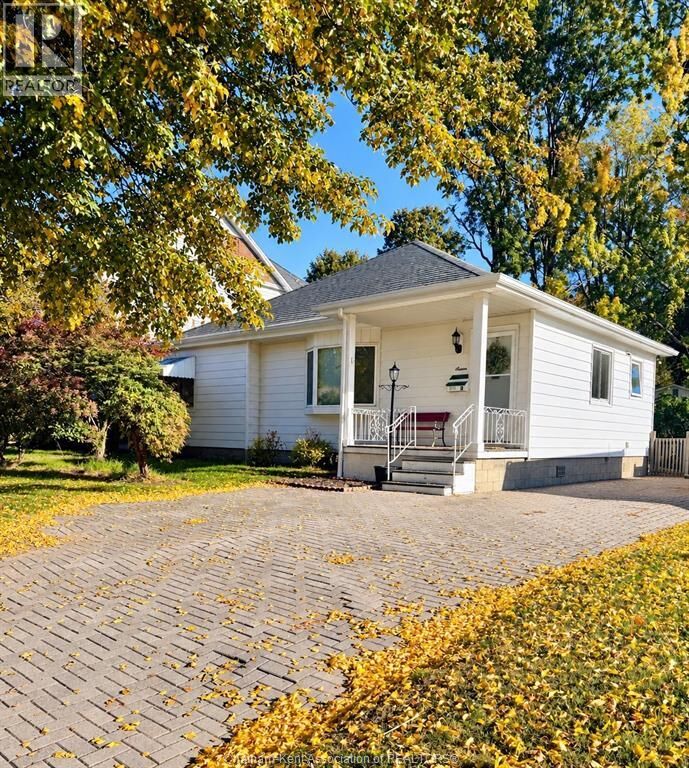 Property Photo: 7 Arnold Street ON N7L 2X7