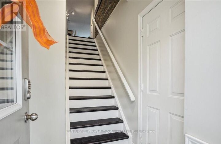 Property Photo:  4045 Upper Middle Road 35  ON L7M 4S9 