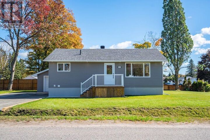 Property Photo:  11 Glenwood Ave  ON P6A 4T6 