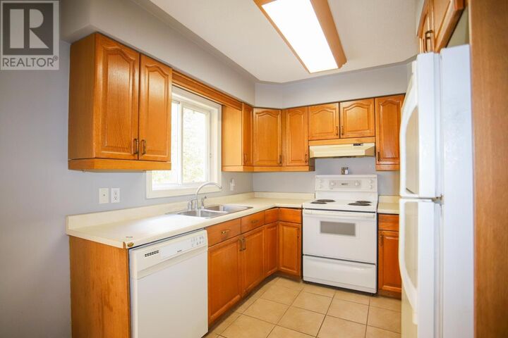 Property Photo:  193 Panoramic Dr  ON P6B 6E3 
