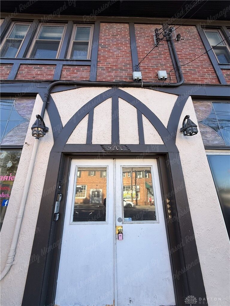 Property Photo:  5200 Montgomery Road 1  OH 45212 