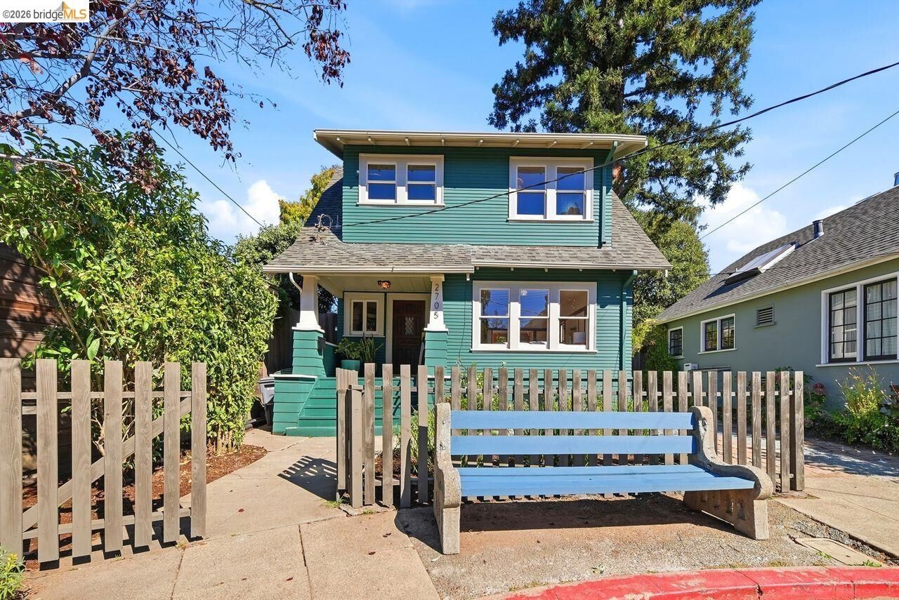 Property Photo: 2705 Walker St CA 94705