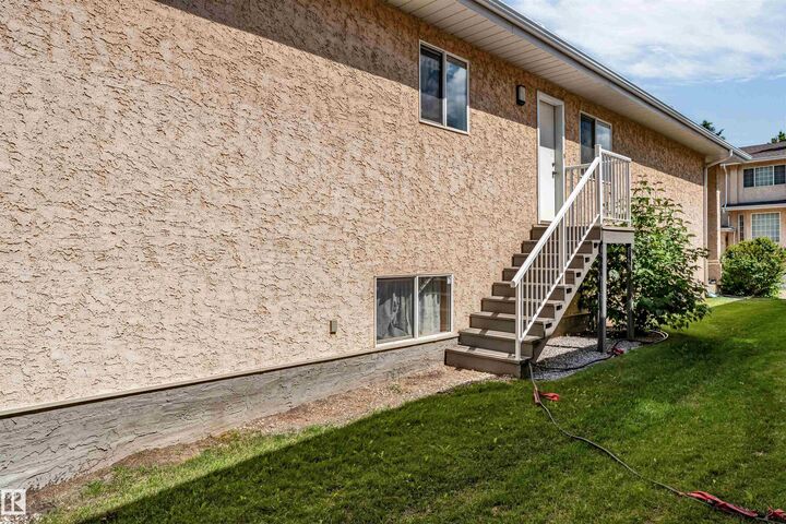 Property Photo:  1646 Jamha Rd NW  AB T6L 6V7 