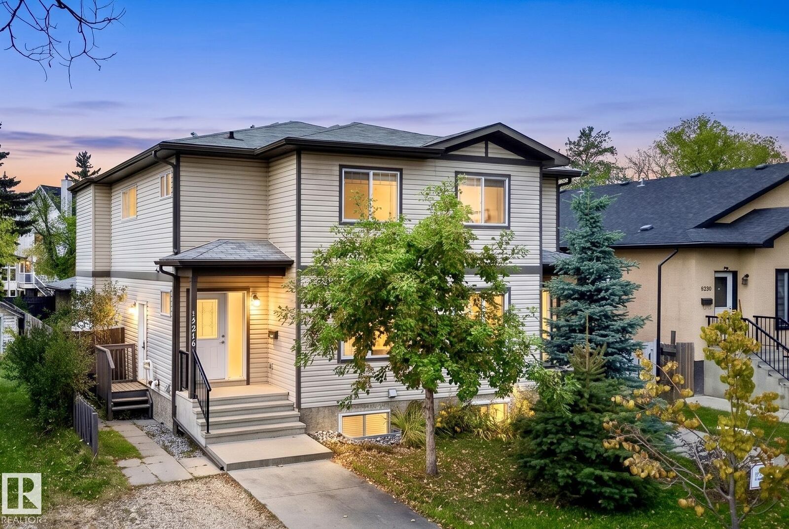 Property Photo:  10216 150 Street NW  AB T5P 1P3 