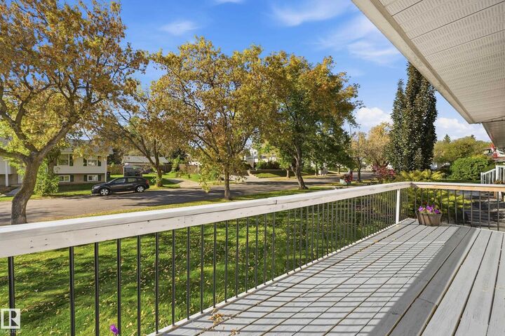 Property Photo: 74 Aspen Crescent AB T8N 2L8