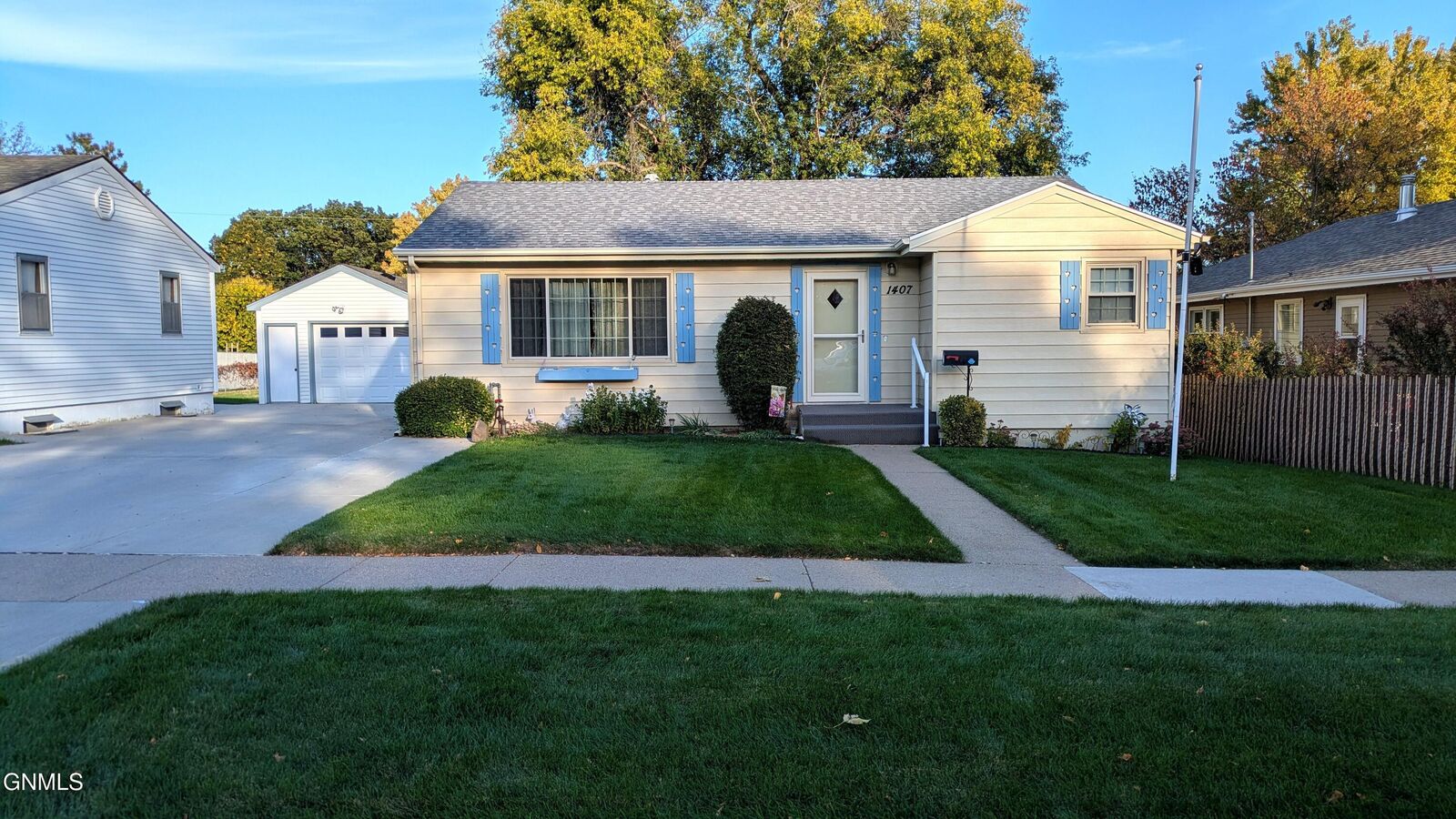 Property Photo:  1407 15th Street N  ND 58501 