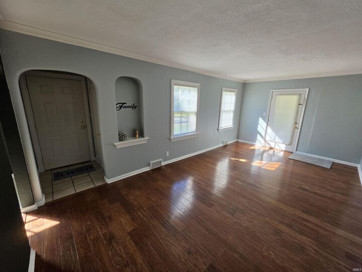 Property Photo:  130 W Fleming Avenue  IN 46807-2822 