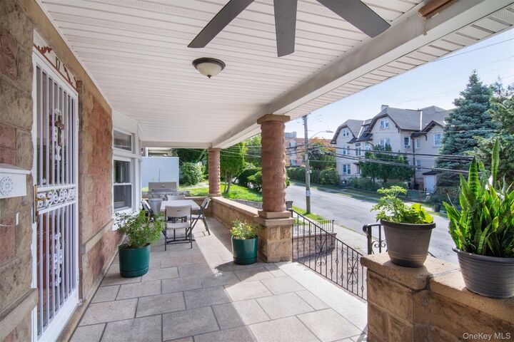 Property Photo:  17 Lake Avenue  NY 10703 