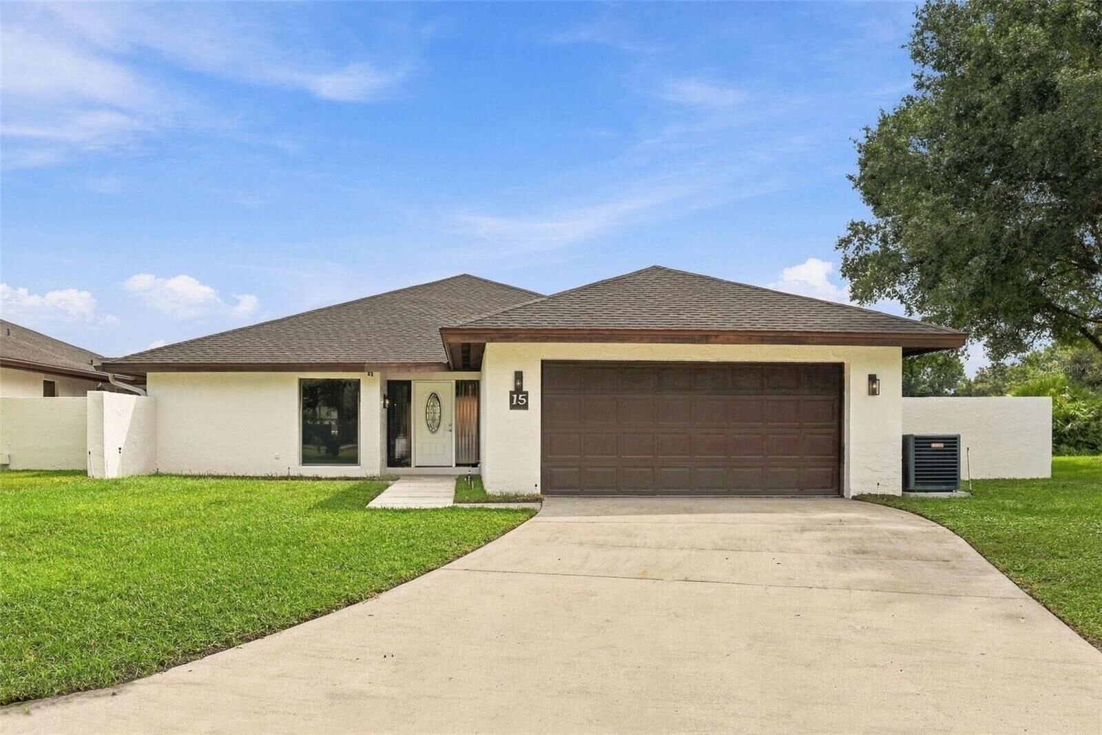 Property Photo:  15 Abbey Court  FL 33844 