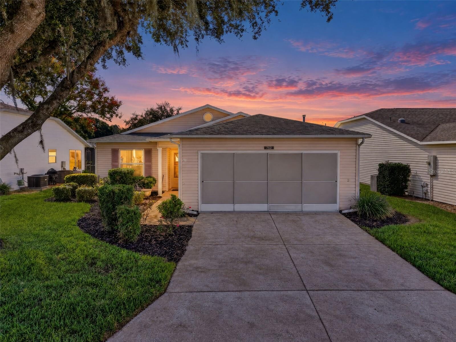 Property Photo:  752 Old Oaks Lane  FL 34748 