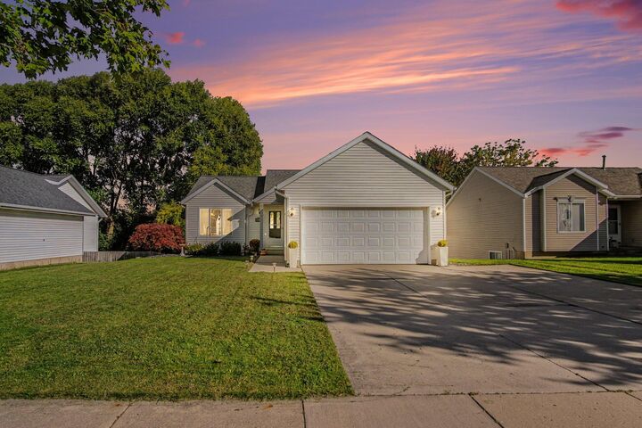 Property Photo:  3023 Stonewood Street NW  MI 49504 