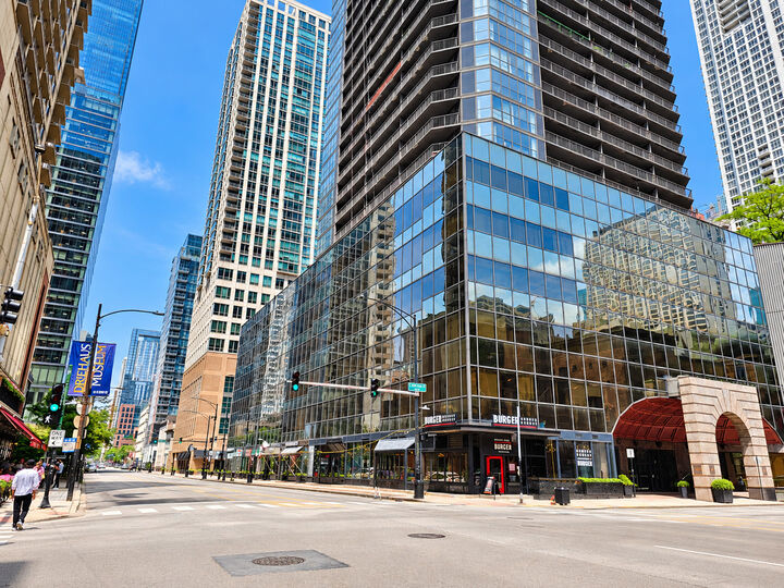 Property Photo: 10 E Ontario Street 4601 IL 60611