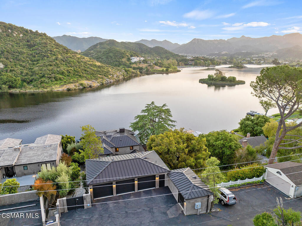 Property Photo: 844 Lake Sherwood Drive CA 91361