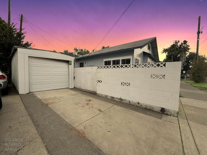 Property Photo: 964 33rd Street CA 95816