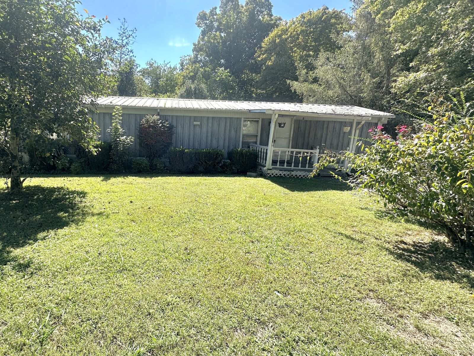 Property Photo: 308 Poplar St TN 37166