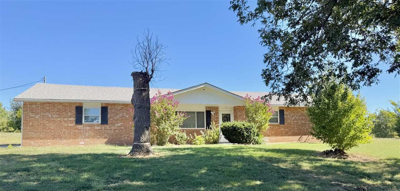 Property Photo:  1895 S McCord Rd  OK 74604 