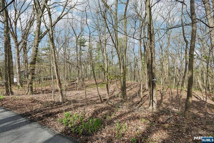 Property Photo:  11 Alamoosook Road  NJ 07422 