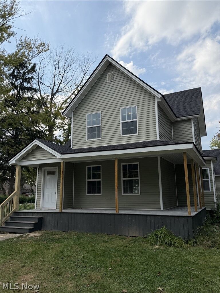 Property Photo:  2912 W Erie Avenue  OH 44053 