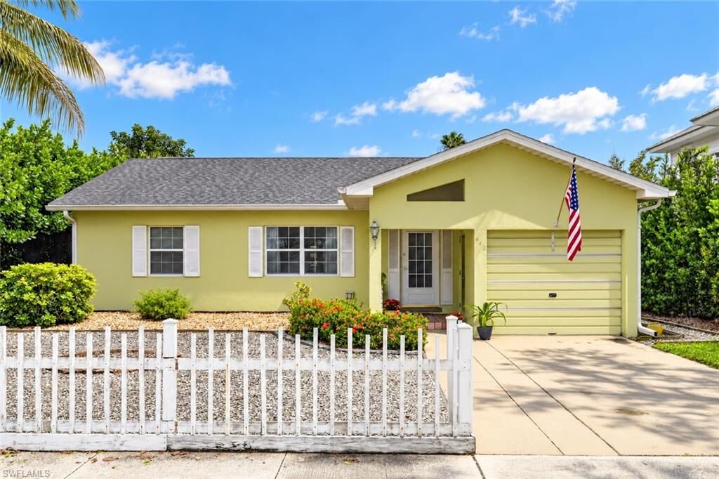 Property Photo:  442 Central Ave S  FL 34102 