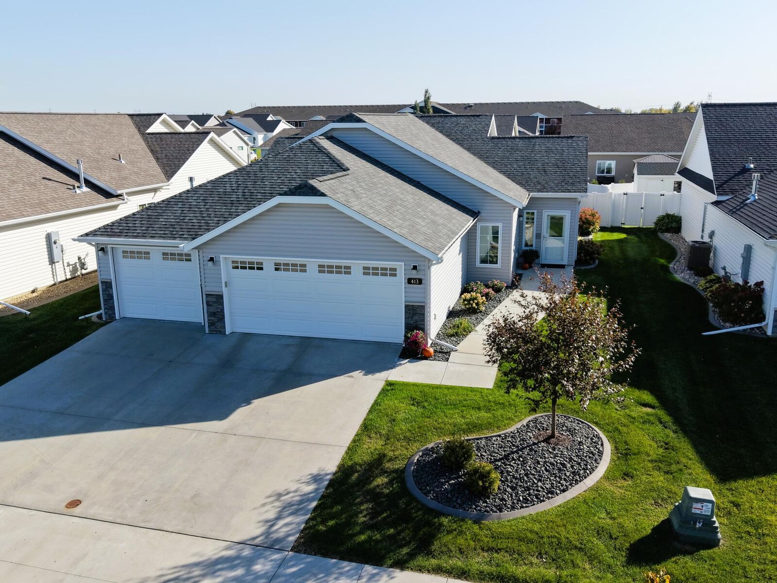 Property Photo:  413 38th Avenue E  ND 58078 