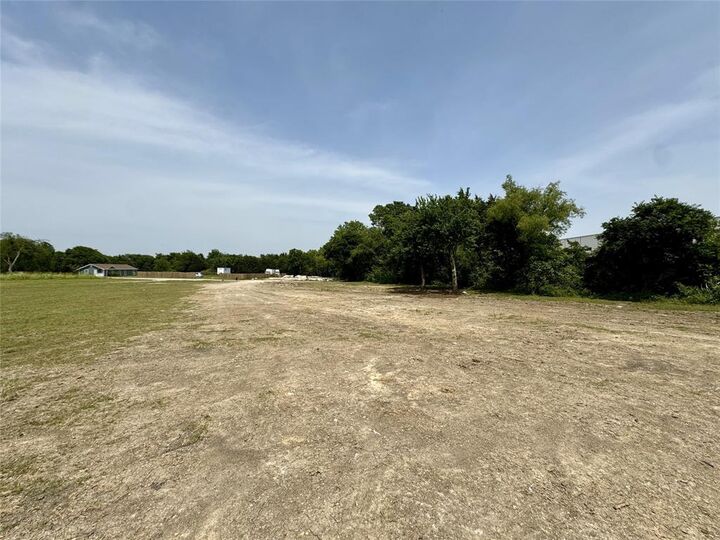Property Photo: 4213 Elkins Avenue TX 75134