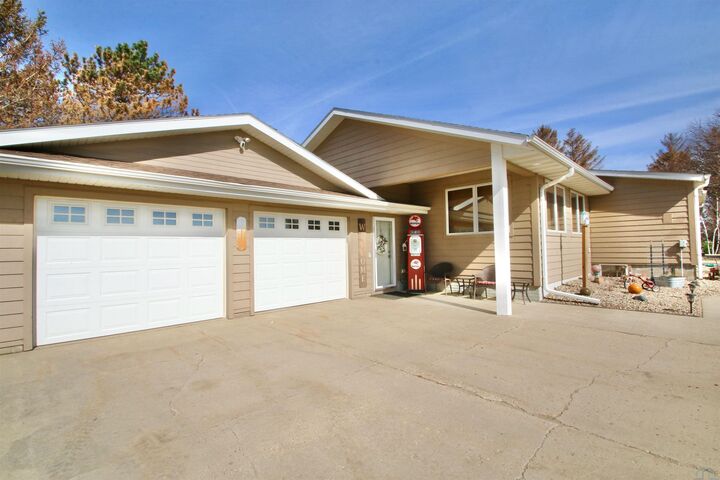 Property Photo: 1809 Emmet IA 51007