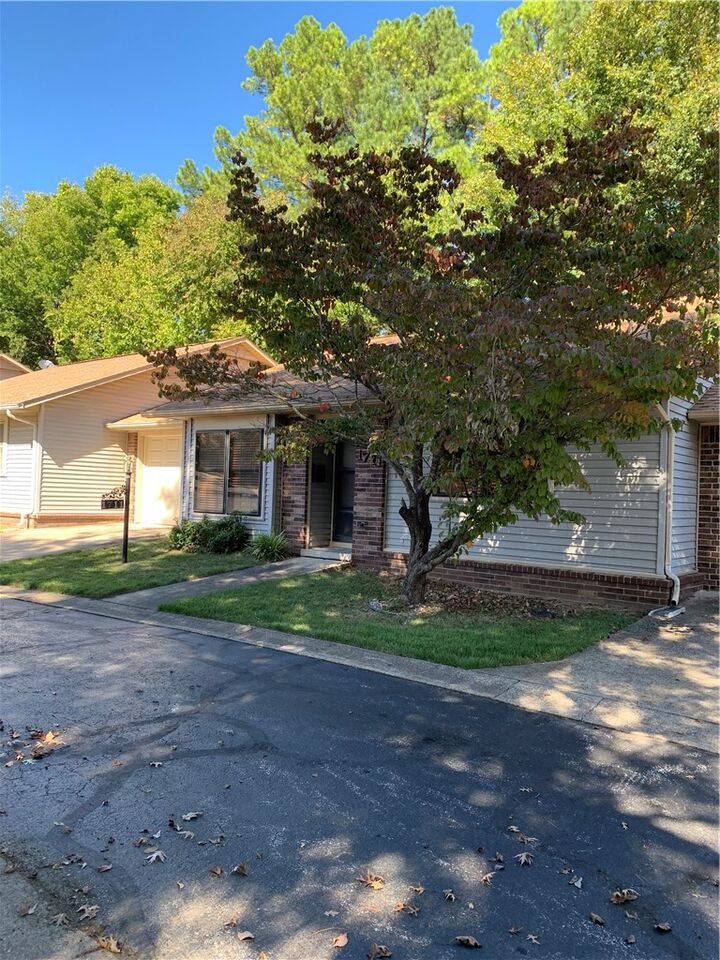 Property Photo:  1711 White Oak Lane  AR 72601 