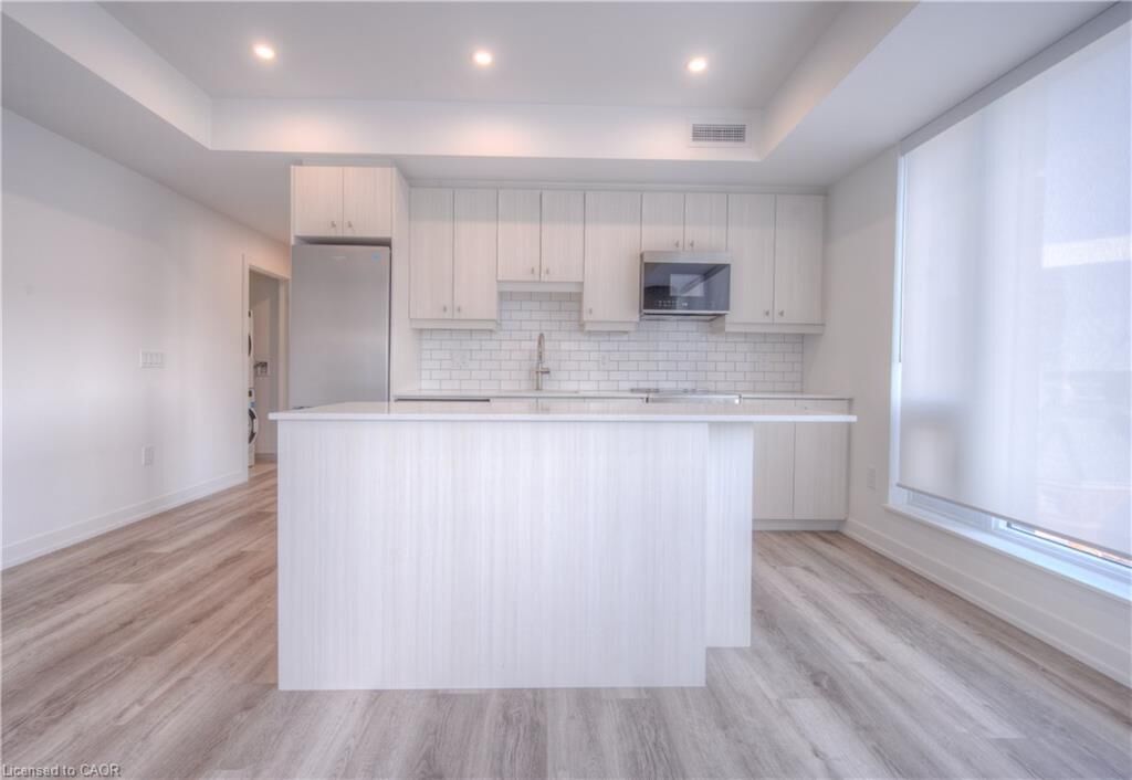 Property Photo:  5 Wellington Street S 402  ON N2G 0E3 