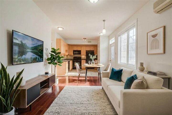 Property Photo:  555 King Street E 102  ON N2G 2L9 