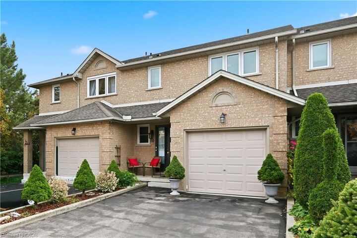 Property Photo:  1310 Upper Wentworth Street 10  ON L9A 5J3 