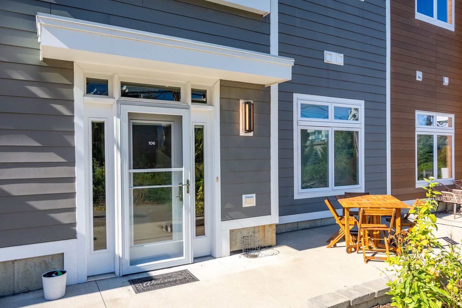 Property Photo:  60 Cross St E 106  MA 02145 