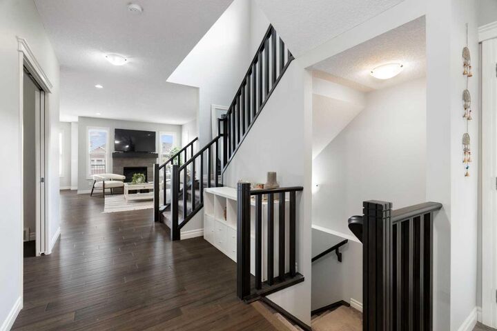 Property Photo:  232 Nolancrest Heights NW  AB T3R 0V8 