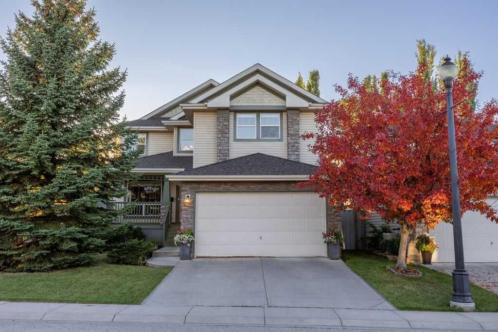 Property Photo:  7 Springbank Mews SW  AB T3H 4V5 