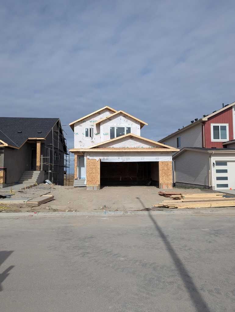 Property Photo: 1108 Iron Ridge Avenue AB T0M 0S0